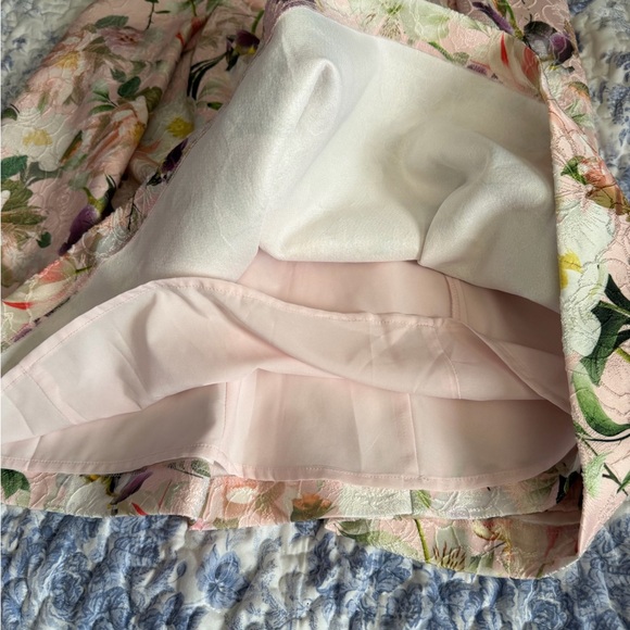 Vince Camuto Floral Print Mini Dress - Picture 11 of 13